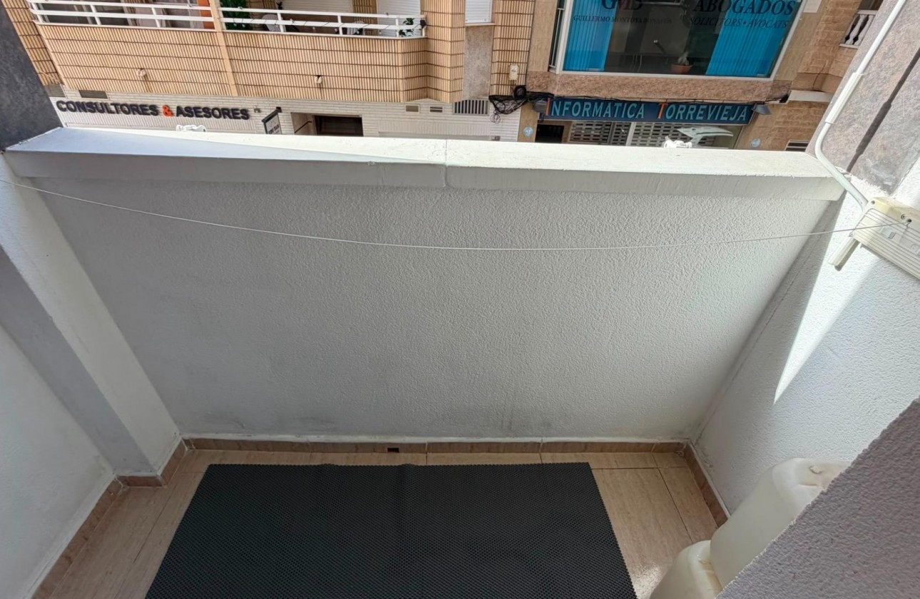 Resale - Apartment / flat - Torrevieja - torrevieja