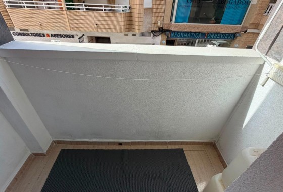 Resale - Apartment / flat - Torrevieja - torrevieja