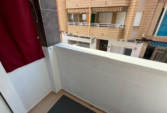 Resale - Apartment / flat - Torrevieja - torrevieja