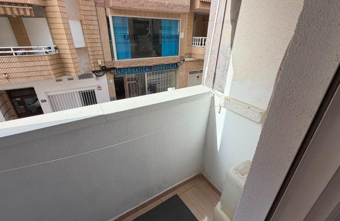 Resale - Apartment / flat - Torrevieja - torrevieja