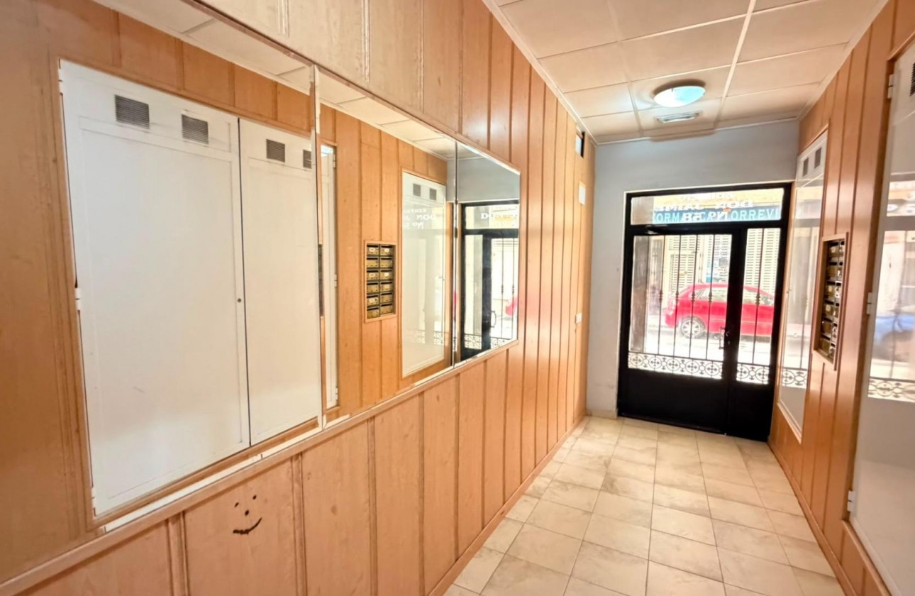 Resale - Apartment / flat - Torrevieja - torrevieja
