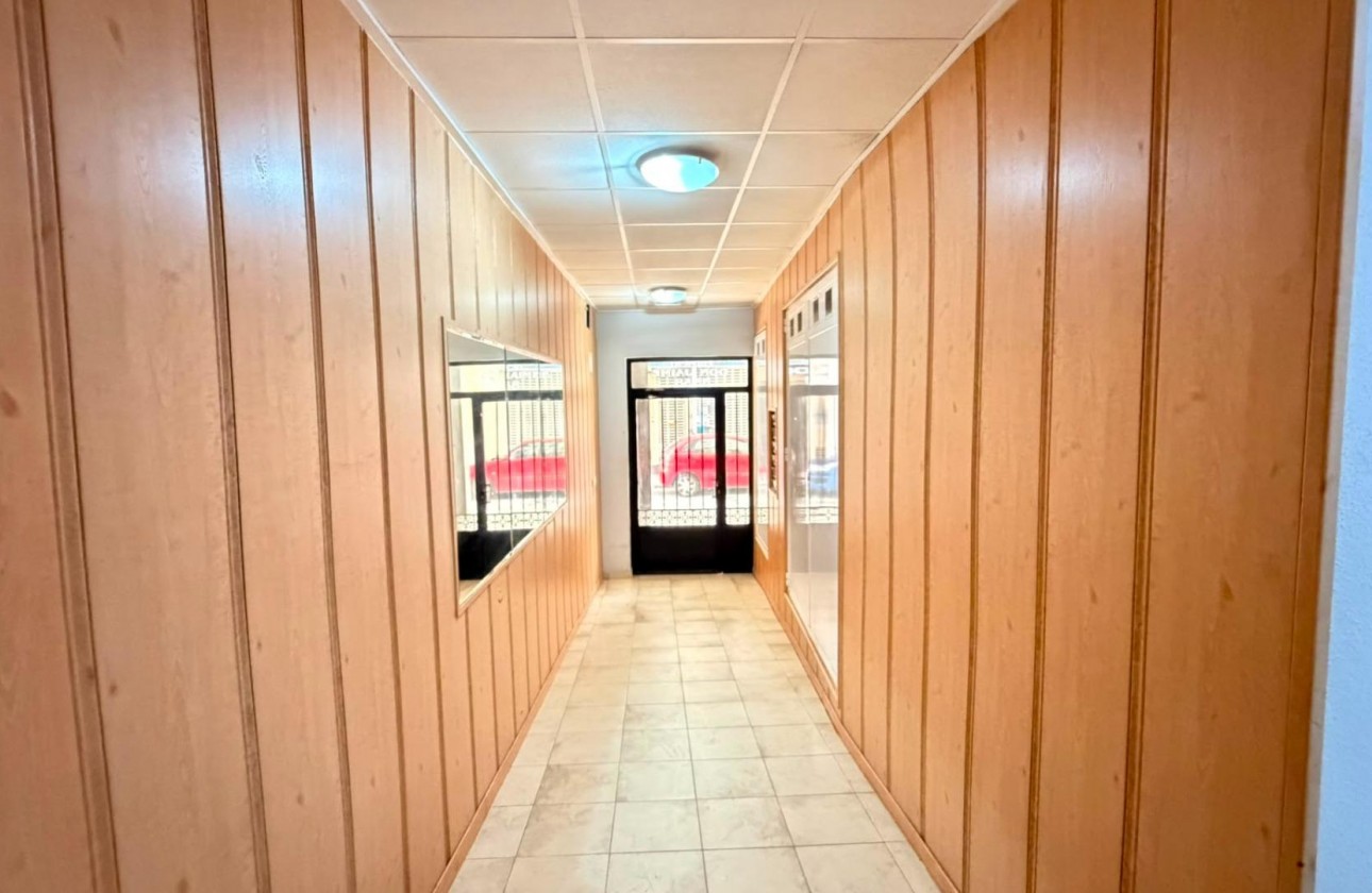 Resale - Apartment / flat - Torrevieja - torrevieja