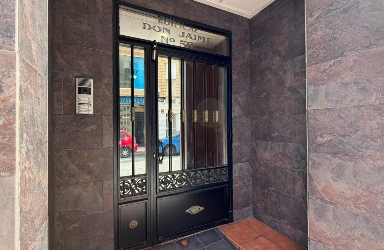 Resale - Apartment / flat - Torrevieja - torrevieja
