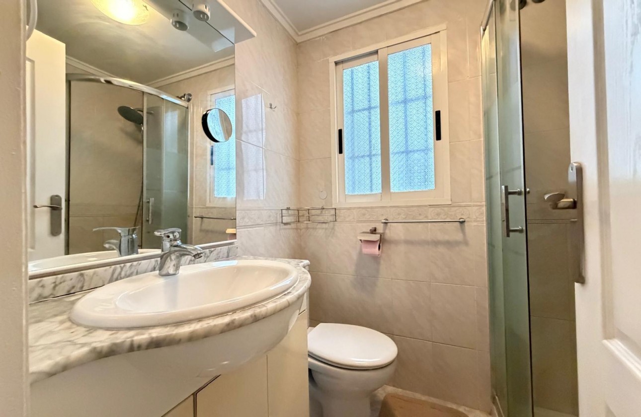Resale - Apartment / flat - Torrevieja - Playa del Cura