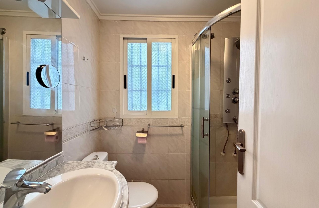 Resale - Apartment / flat - Torrevieja - Playa del Cura