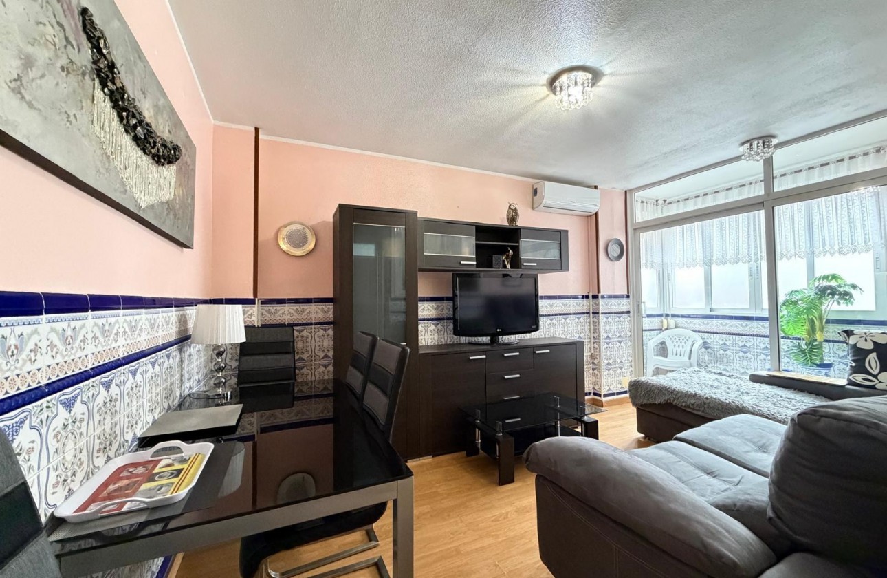 Resale - Apartment / flat - Torrevieja - Playa del Cura