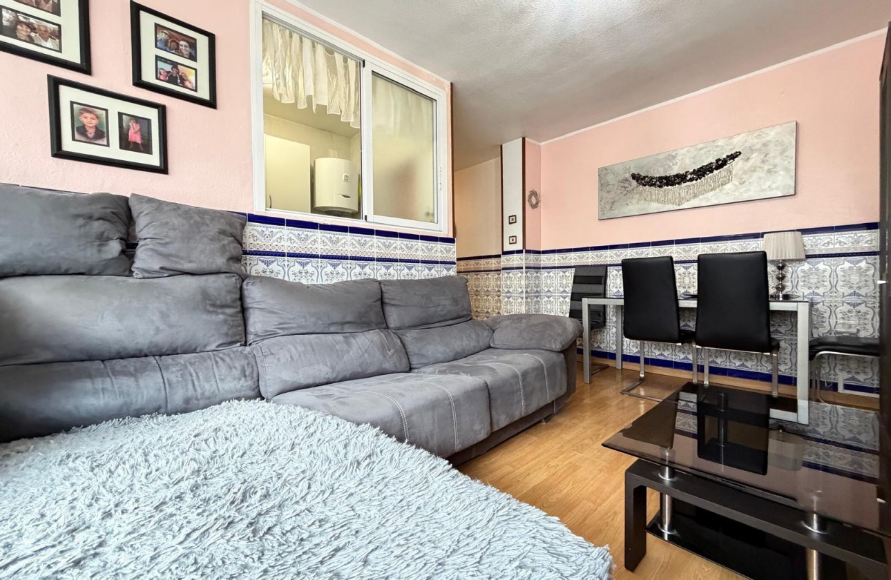 Resale - Apartment / flat - Torrevieja - Playa del Cura