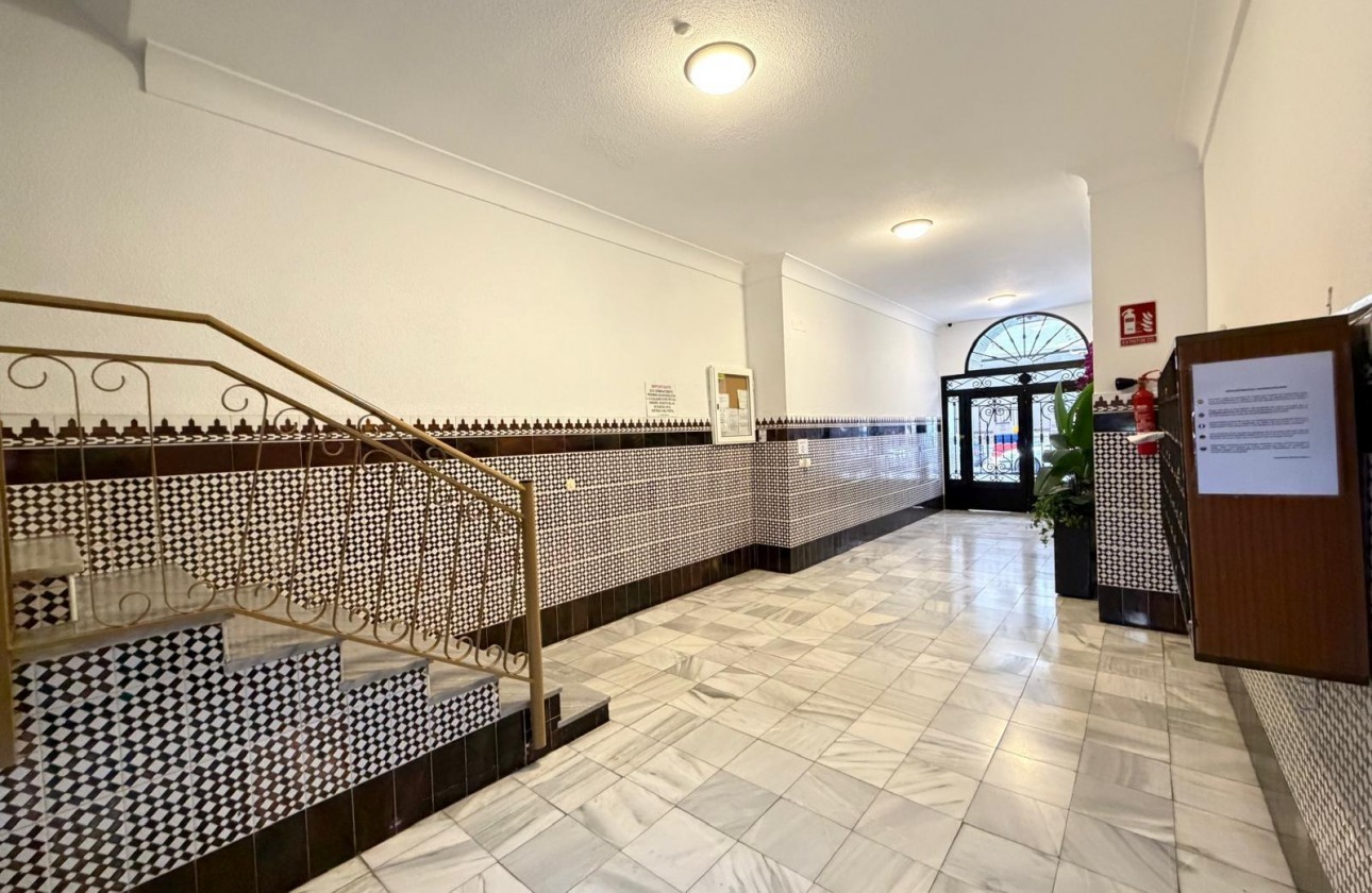 Resale - Apartment / flat - Torrevieja - Playa del Cura