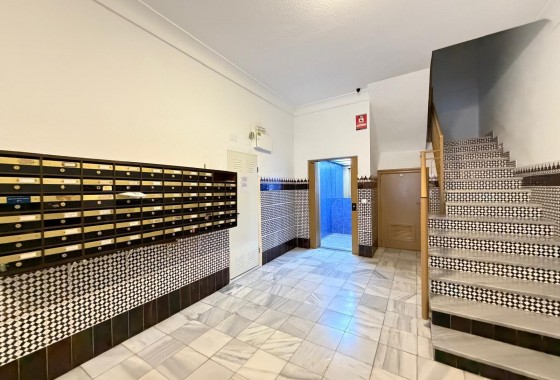 Resale - Apartment / flat - Torrevieja - Playa del Cura
