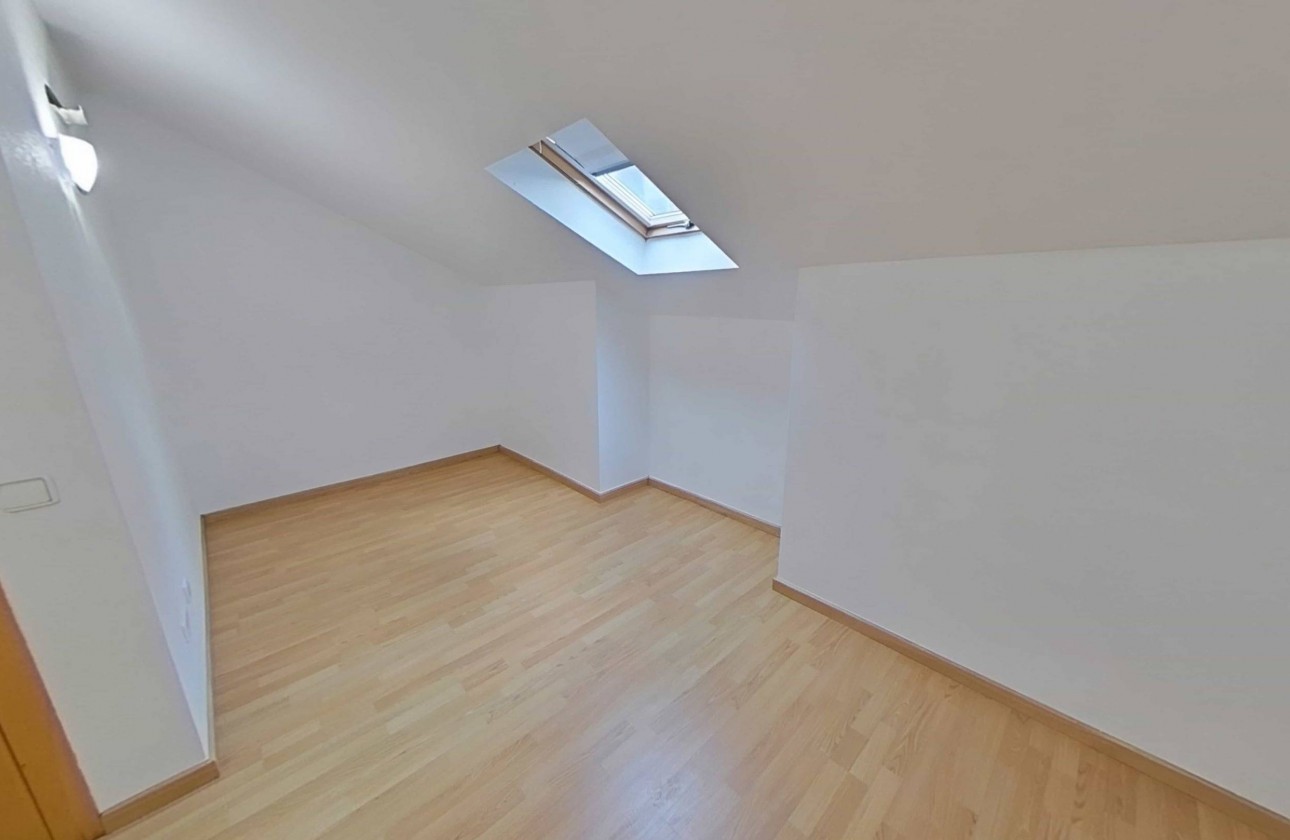 Revente - Duplex - Santiago de la ribera - SANTIAGO DE LA RIBERA