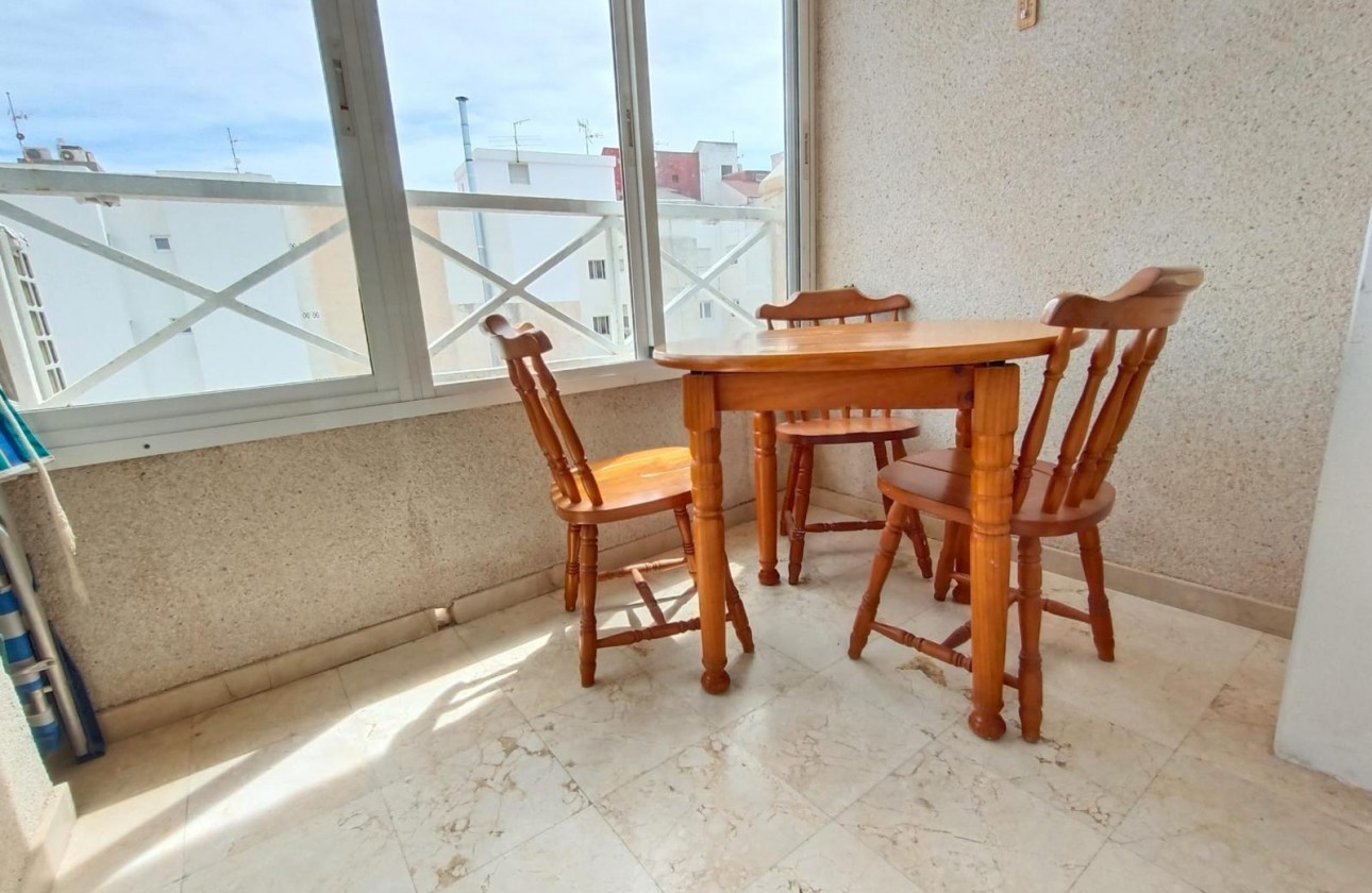 Resale - Apartment / flat - Torrevieja - Playa de los Locos