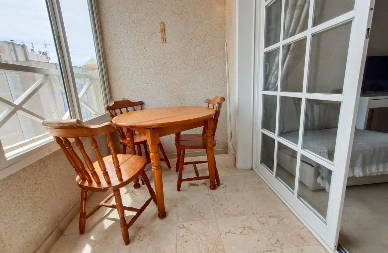 Resale - Apartment / flat - Torrevieja - Playa de los Locos