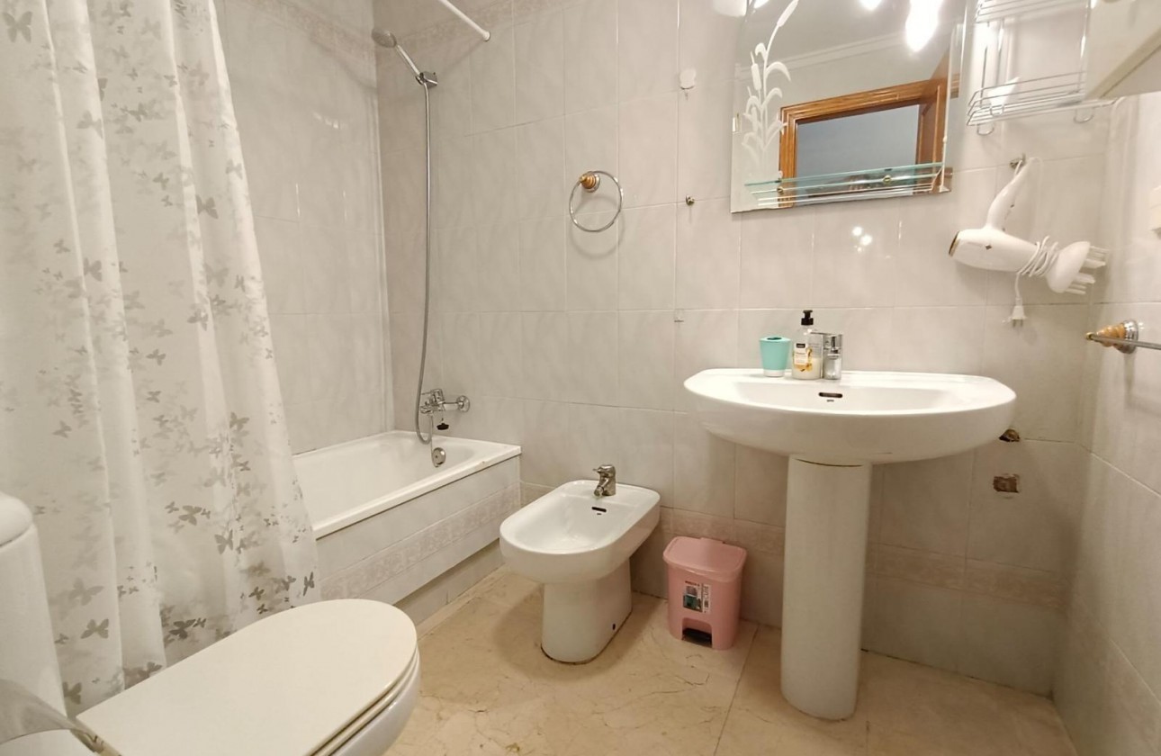 Resale - Apartment / flat - Torrevieja - Playa de los Locos