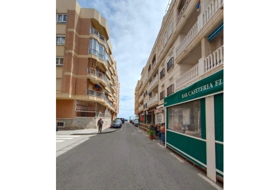 Resale - Apartment / flat - Torrevieja - Playa de los Locos