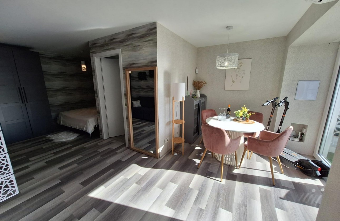 Resale - Apartment / flat - Torrevieja - Torretas