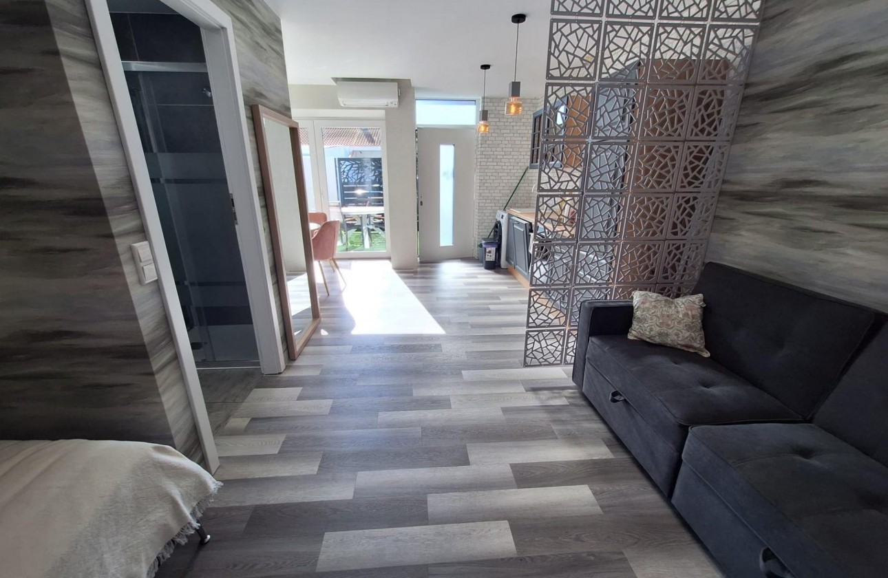 Resale - Apartment / flat - Torrevieja - Torretas