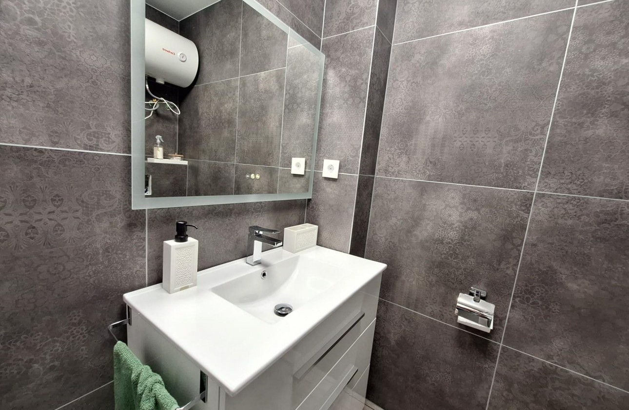 Resale - Apartment / flat - Torrevieja - Torretas