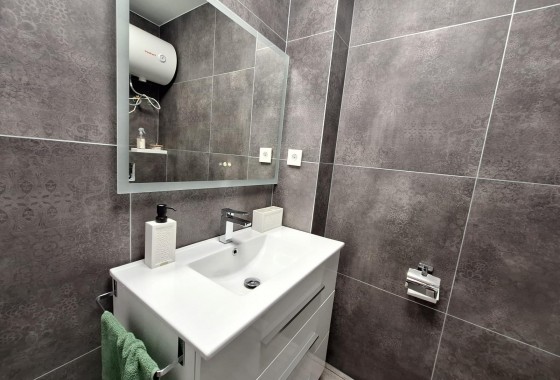 Resale - Apartment / flat - Torrevieja - Torretas