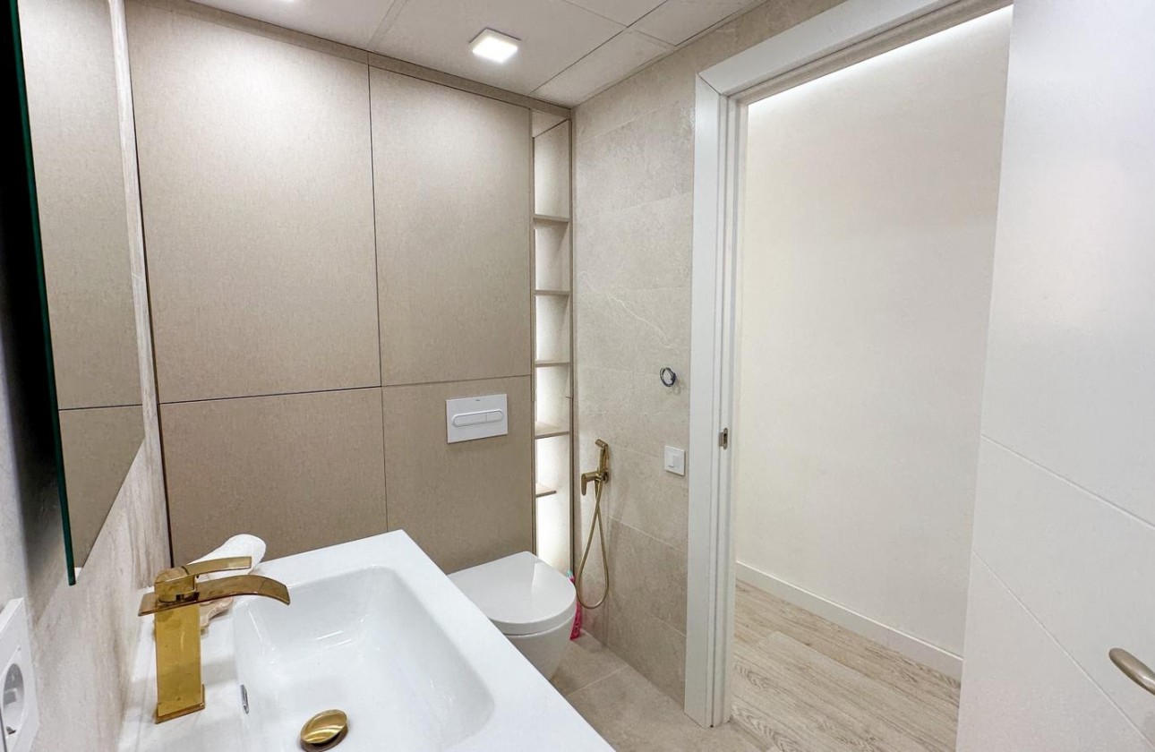 Resale - Apartment / flat - Torrevieja - Costa Blanca