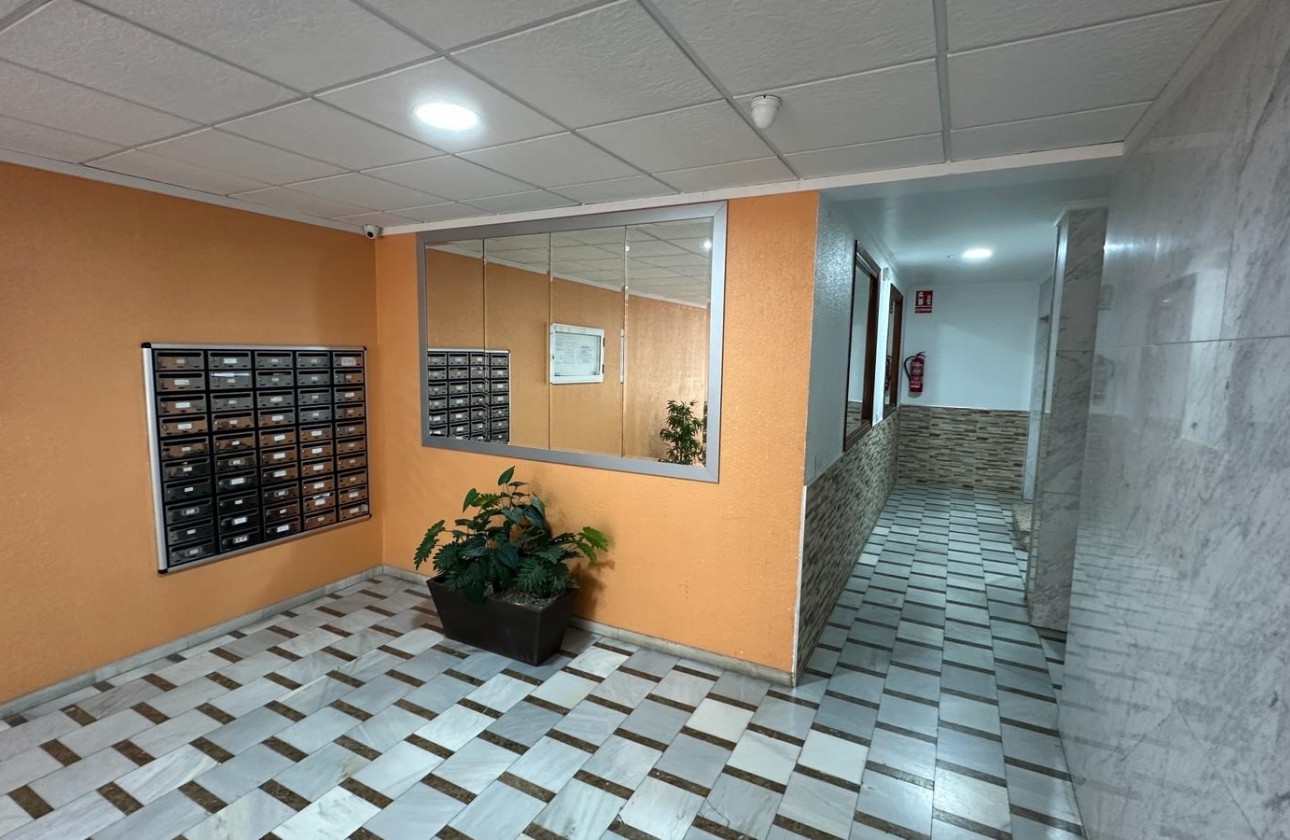 Resale - Apartment / flat - Torrevieja - Costa Blanca