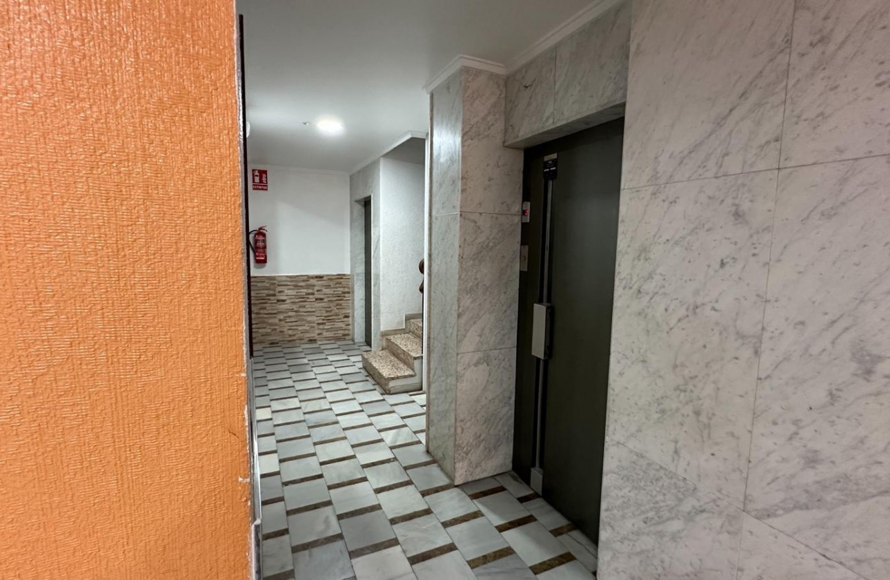 Resale - Apartment / flat - Torrevieja - Costa Blanca
