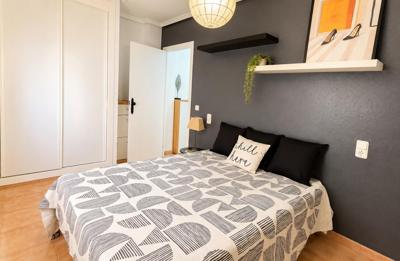 Resale - Apartment / flat - Torrevieja - Playa del Cura