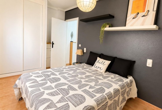 Resale - Apartment / flat - Torrevieja - Playa del Cura