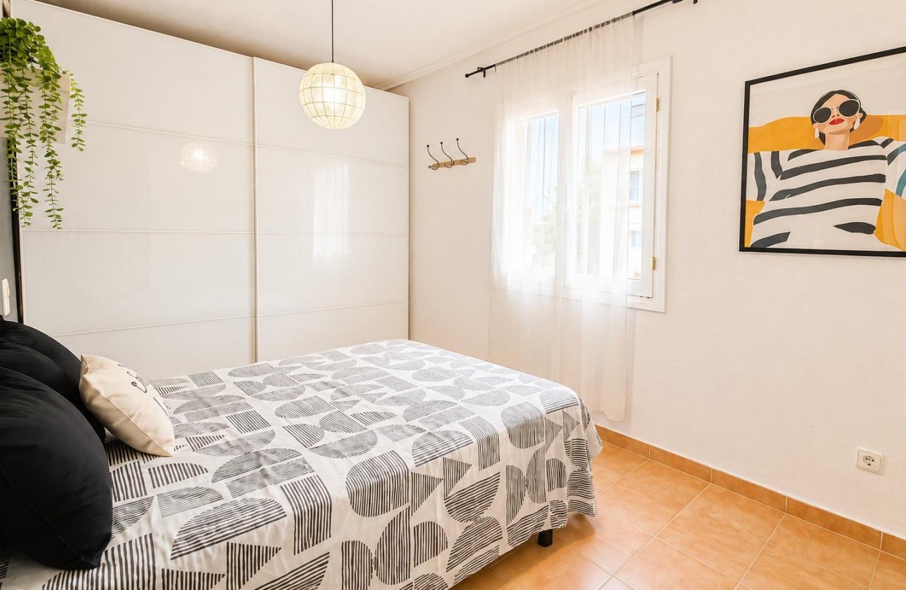 Resale - Apartment / flat - Torrevieja - Playa del Cura