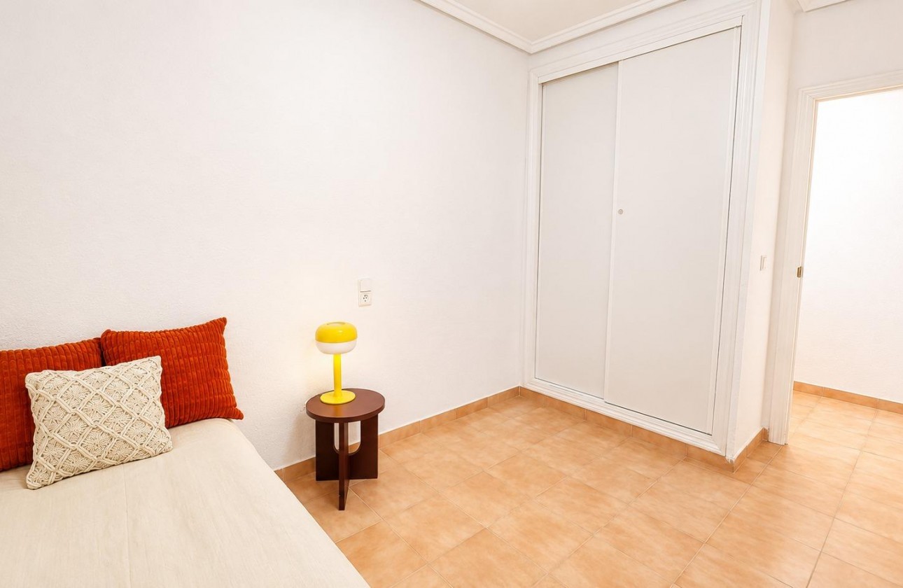 Resale - Apartment / flat - Torrevieja - Playa del Cura
