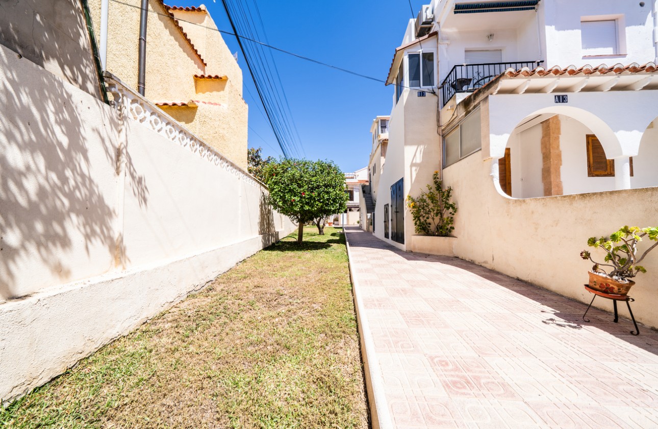 Resale - Apartment / flat - El Chaparral - Costa Blanca