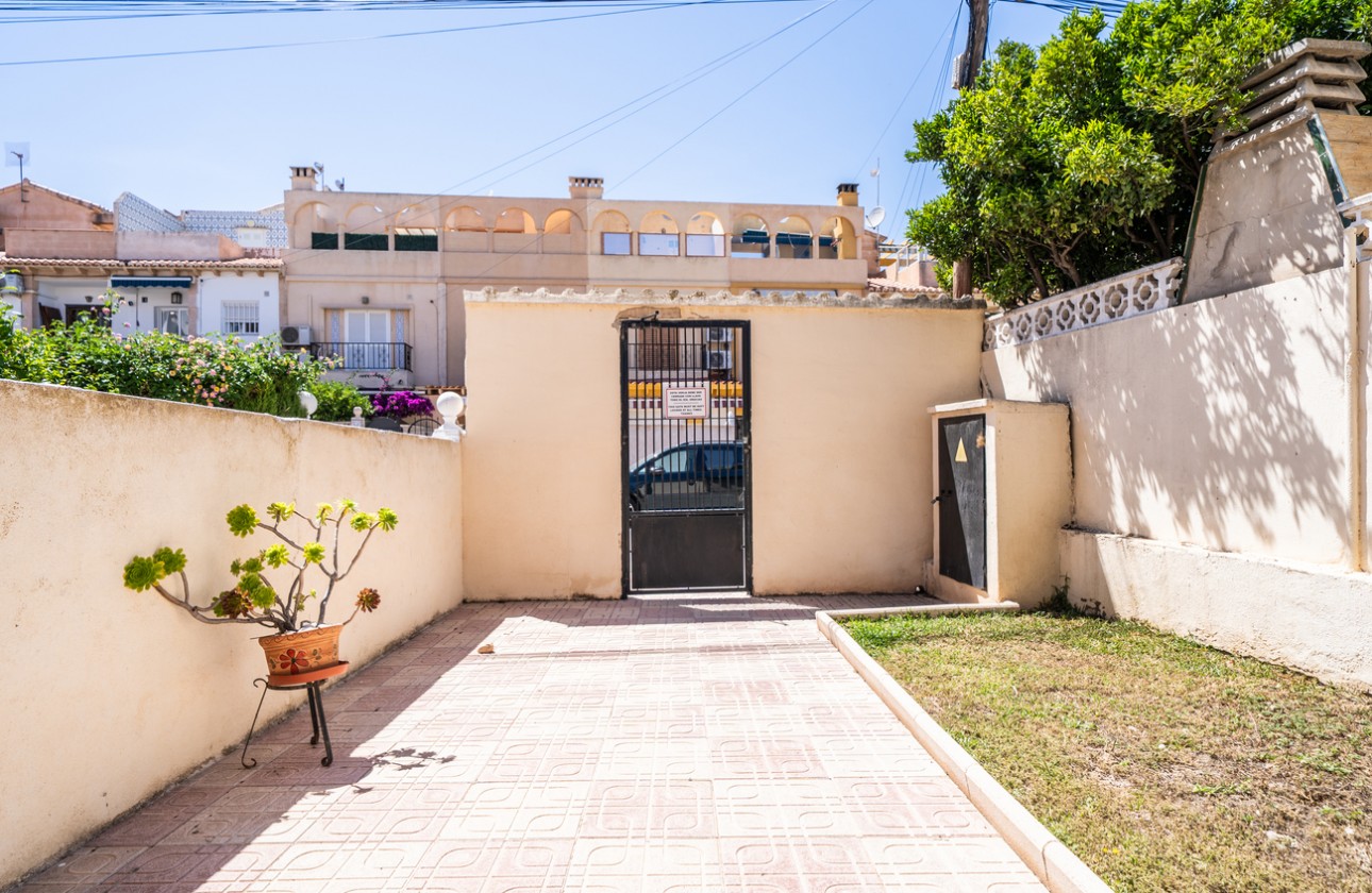 Resale - Apartment / flat - El Chaparral - Costa Blanca