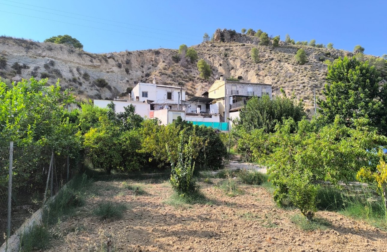 Revente - Property - Abaran - Inland