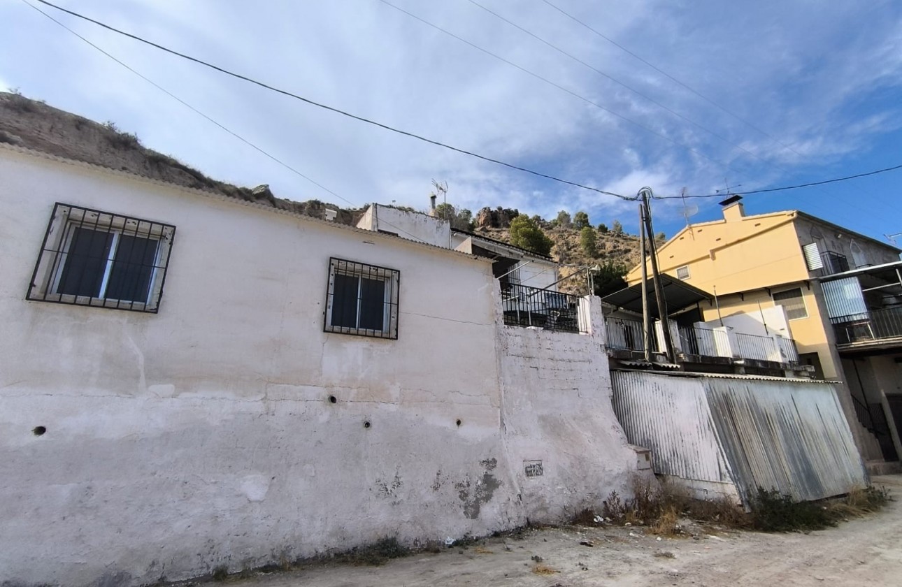 Revente - Property - Abaran - Inland