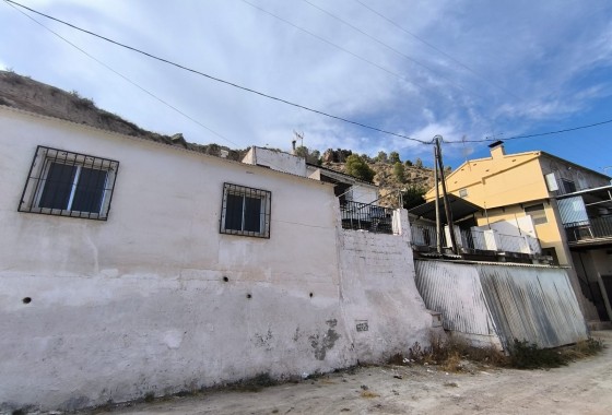 Revente - Property - Abaran - Inland
