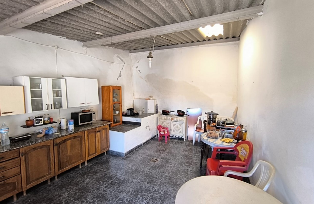 Revente - Property - Abaran - Inland