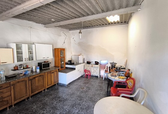 Revente - Property - Abaran - Inland