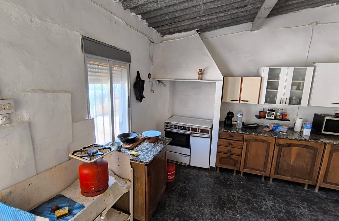 Revente - Property - Abaran - Inland