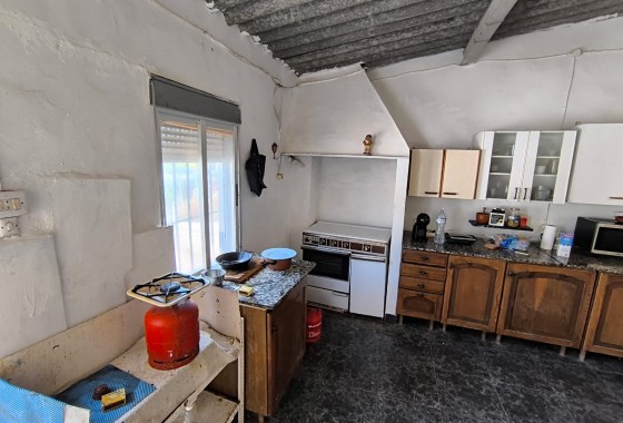 Revente - Property - Abaran - Inland