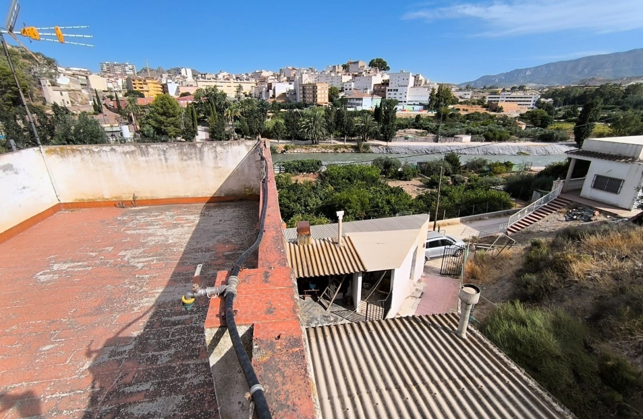 Revente - Property - Abaran - Inland