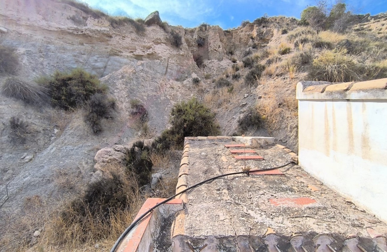 Revente - Property - Abaran - Inland