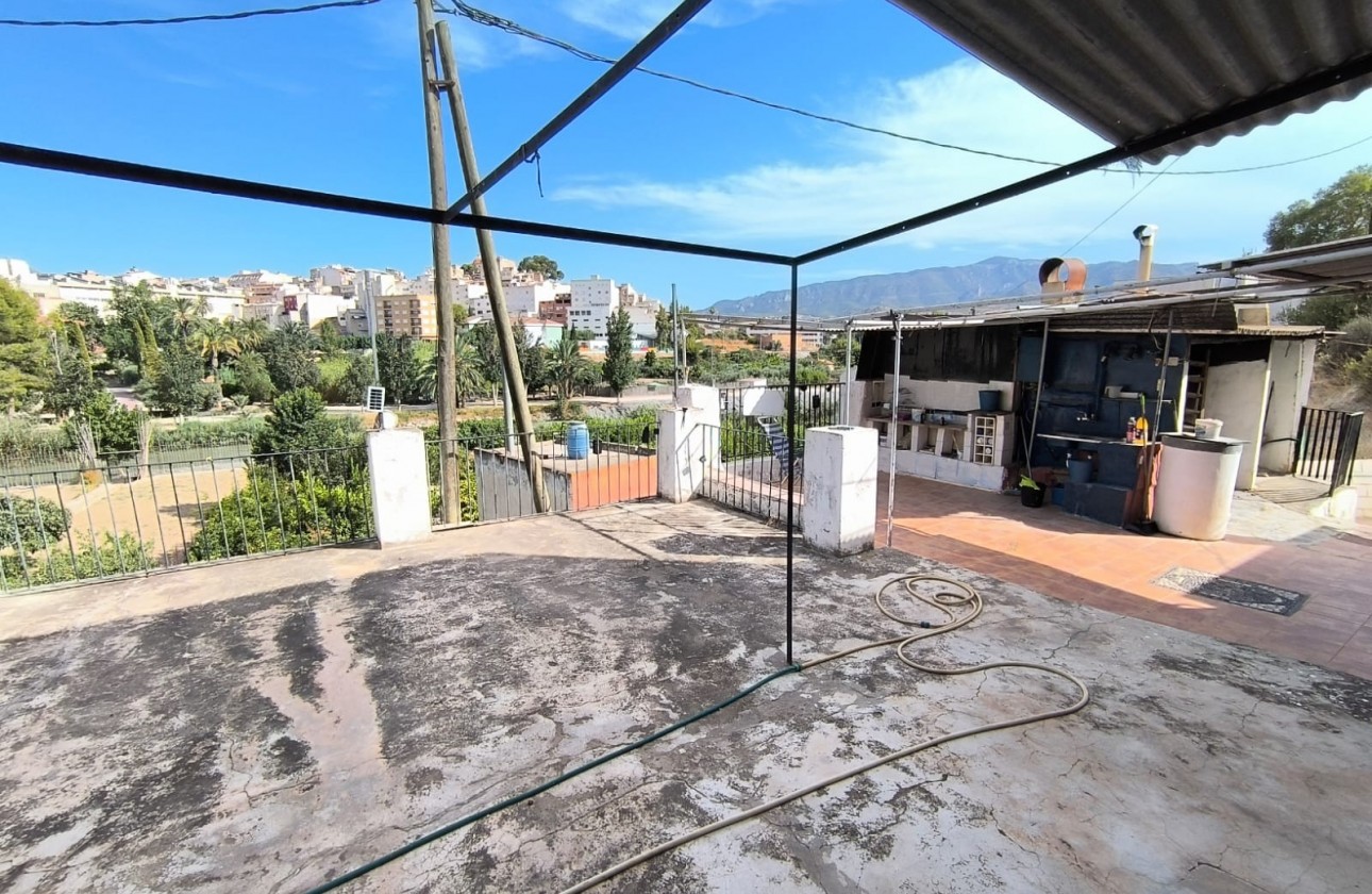 Revente - Property - Abaran - Inland