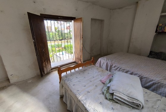 Revente - Property - Abaran - Inland