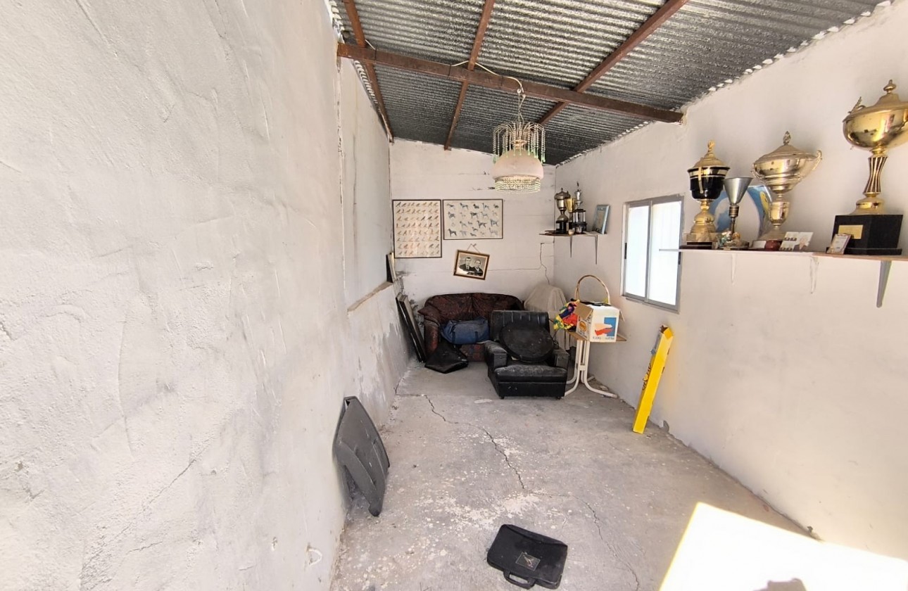 Revente - Property - Abaran - Inland