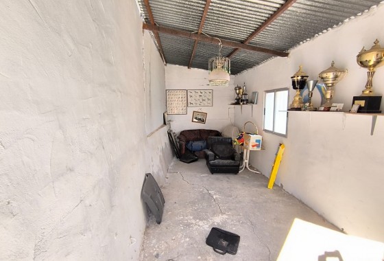 Revente - Property - Abaran - Inland