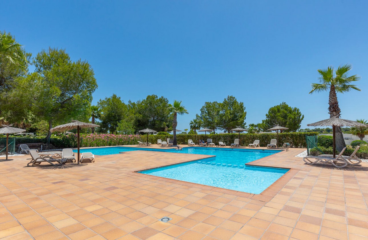Resale - Apartment / flat - Orihuela - Las Colinas