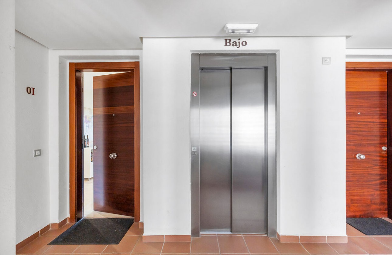 Resale - Apartment / flat - Orihuela - Las Colinas