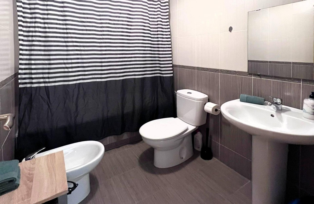 Resale - Apartment / flat - Torrevieja - Playa de los Locos