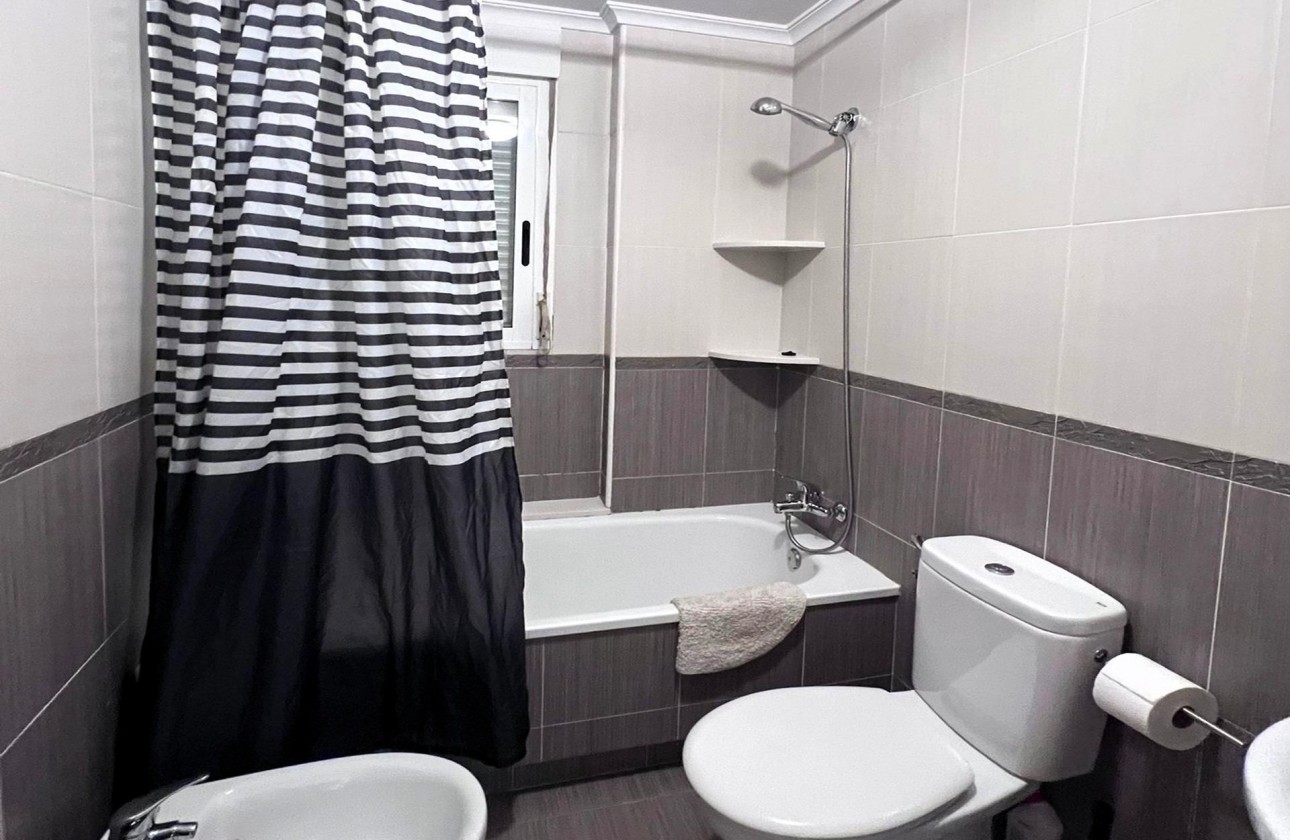 Resale - Apartment / flat - Torrevieja - Playa de los Locos