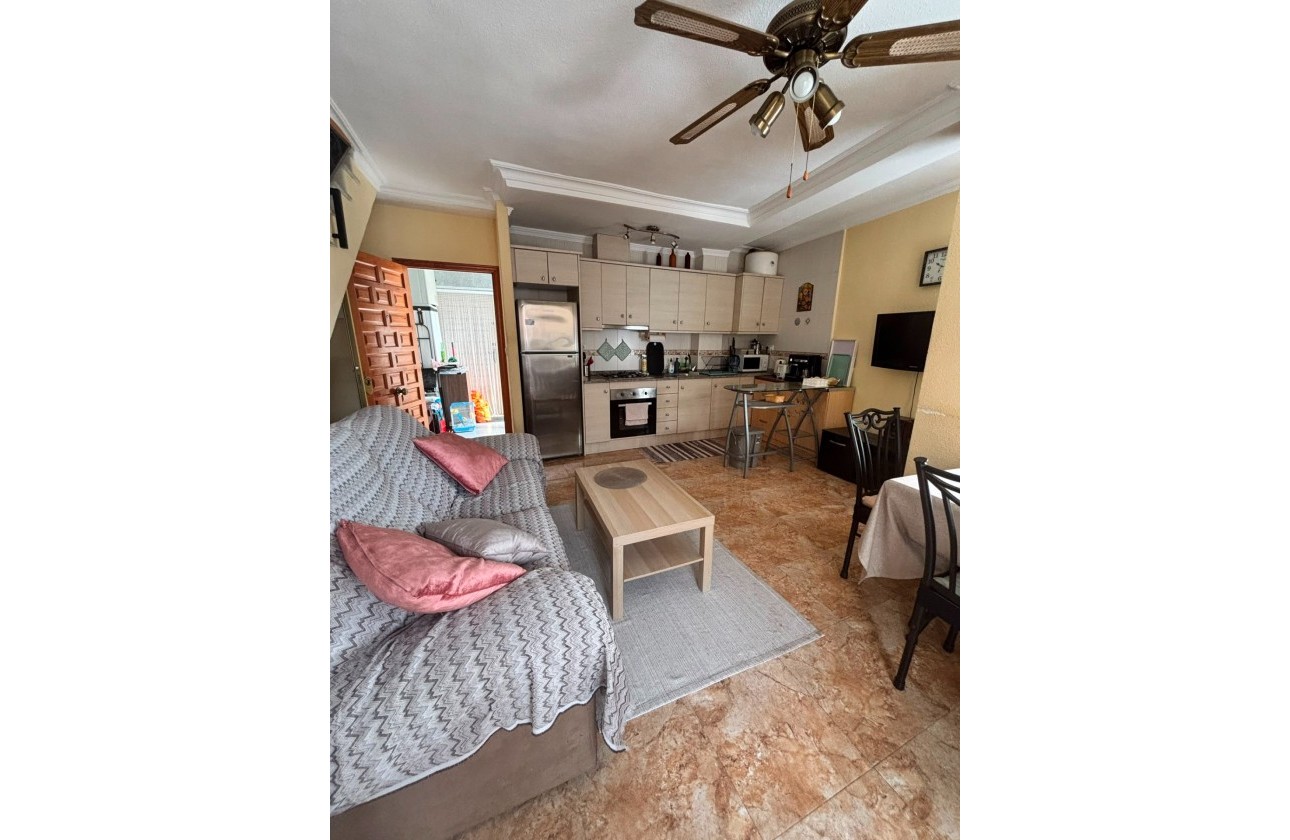 Resale - Apartment / flat - Torrevieja - Estacion de autobuses