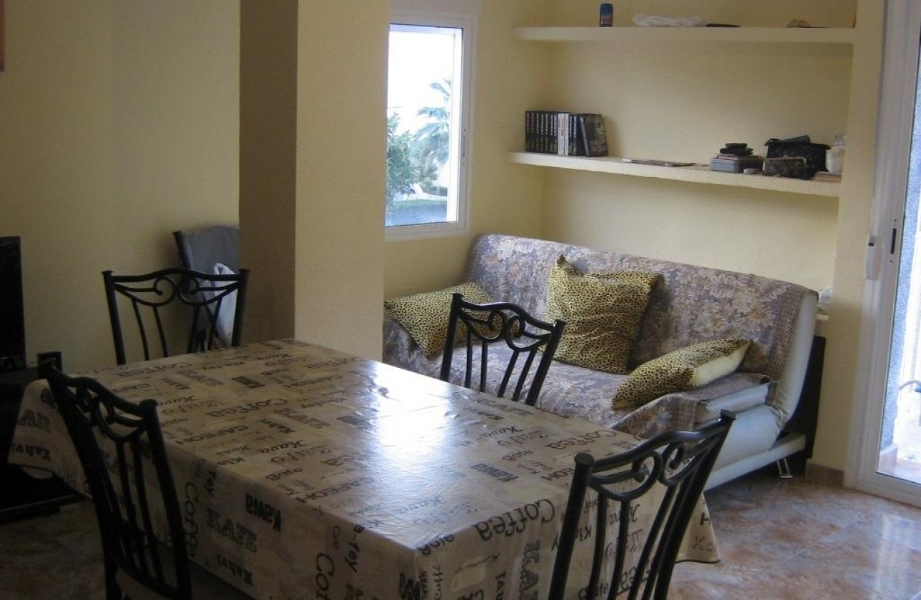 Resale - Apartment / flat - Torrevieja - Estacion de autobuses